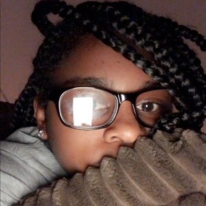 Meet your Posher, Zakiya